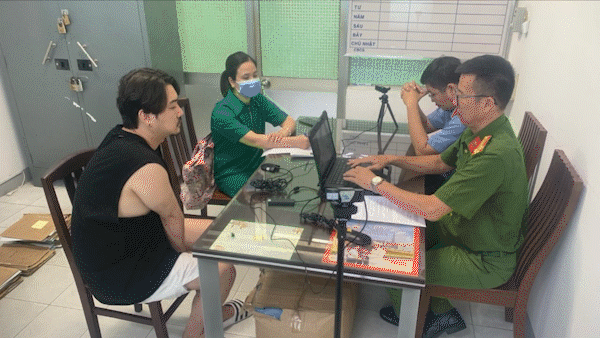 Bản tin trưa 30-3: Nhà hàng thu hơn 10 tỷ đồng/tháng nhờ nữ tiếp viên bán dâm; Băng nhóm chuyên thuê nhà trọ để trộm cắp tài sản