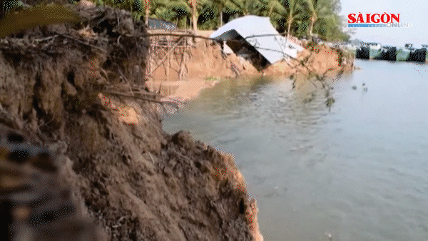 Podcast bản tin trưa 6-7: Sạt lở tiếp tục xảy ra ở nhiều nơi; Vụ cô gái bị bắn ở Hà Nội: Nghi phạm thứ 2 ra đầu thú