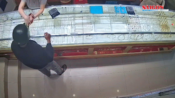 Bản tin trưa 18-6: Cả nước nhiều nơi nắng nóng, chiều tối có mưa; Bắt giữ nghi phạm cướp giật tiệm vàng