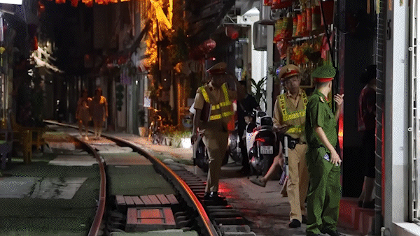 Bản tin trưa 10-7: Hà Nội mời du khách ra khỏi phố cà phê đường tàu; Thông tin mới về vụ tai nạn trên cao tốc Vĩnh Hảo - Phan Thiết