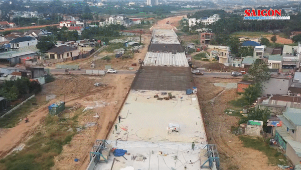 Đầu năm tất bật trên công trường Vành đai 3 TPHCM