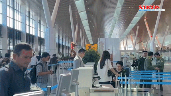 Sân bay Tân Sơn Nhất dự kiến đón lượng khách kỷ lục trong ngày mùng 4 tết