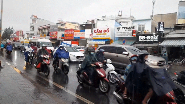 Mưa trái mùa xuất hiện chiều 5-3 ở nhiều nơi tại Tây Nguyên, Nam bộ