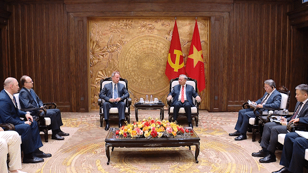 Tổng Bí thư, Chủ tịch nước Tô Lâm tiếp Giám đốc Vệ binh quốc gia Nga