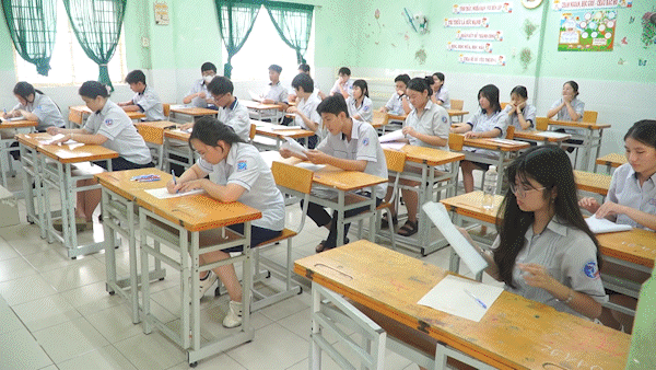 10 trường THPT tại TPHCM tuyển sinh lớp 10 chương trình tiếng Anh tích hợp năm học 2026-2027