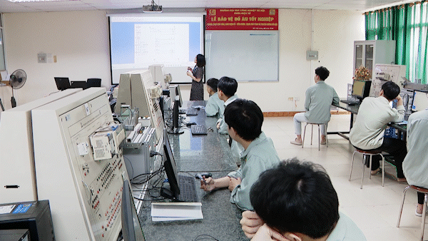 Dự kiến 15 nhóm ngành được cấp học bổng đến 55 triệu đồng/năm