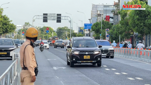 Ngày đầu thí điểm làn đường linh hoạt: Đường Cộng Hòa lưu thông ổn định