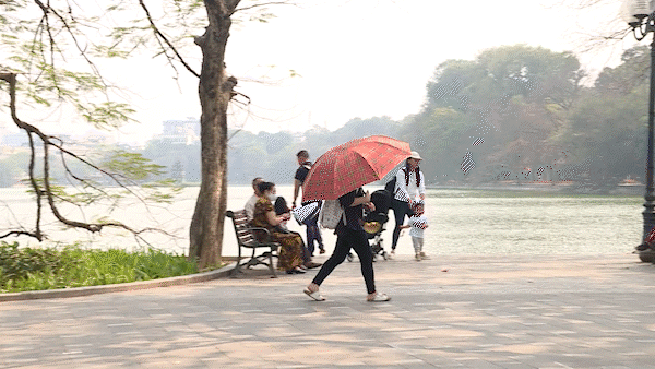 Nam bộ có mưa, nắng nóng diện rộng ở Bắc bộ và Trung bộ