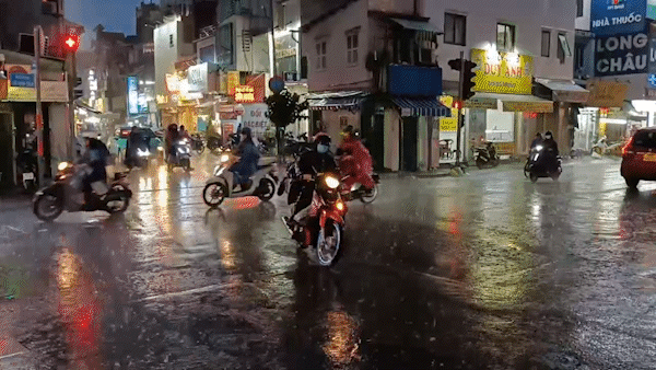 TPHCM và Nam bộ có mưa dông vào chiều tối