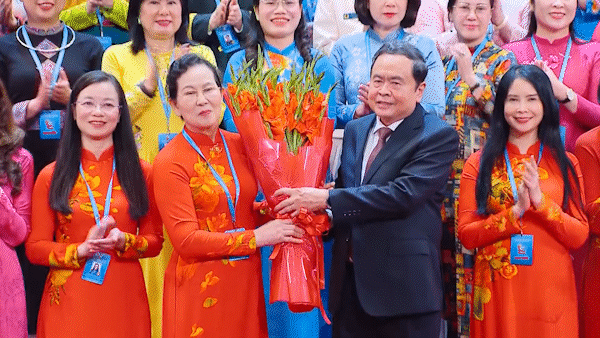 Đồng chí Lê Thị Thủy tái đắc cử Chủ tịch Hội LHPN Việt Nam khóa XIV