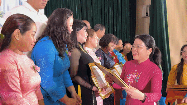 TPHCM tuyên dương 168 gia đình hạnh phúc tiêu biểu