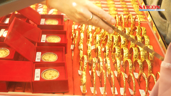 Sáng 21-8, giá vàng tiếp tục tăng, chênh lệch với thế giới thu hẹp