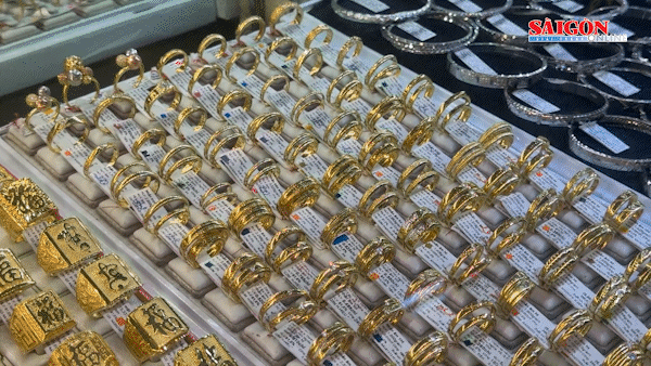 Vì sao giá vàng nhẫn 9999 vượt giá vàng miếng SJC?