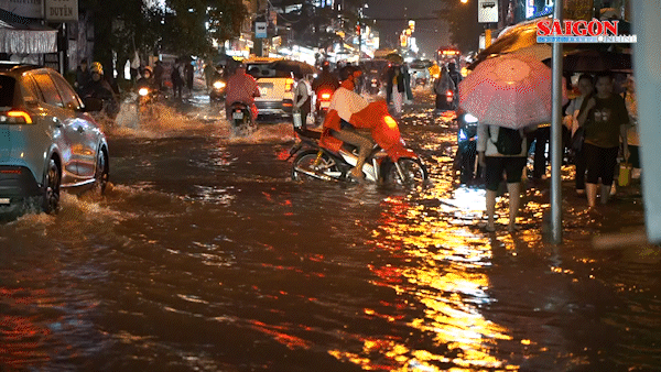 Nam bộ tạm giảm mưa lớn diện rộng, TPHCM vào cao điểm triều cường