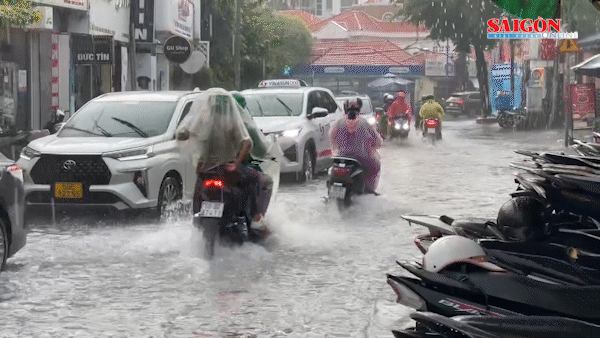 Rãnh áp thấp đi qua, Nam bộ tiếp tục có mưa vào chiều tối
