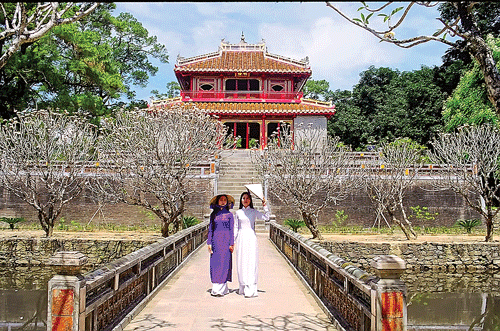 Free entrance for women to Complex of Hue Monuments  ảnh 1