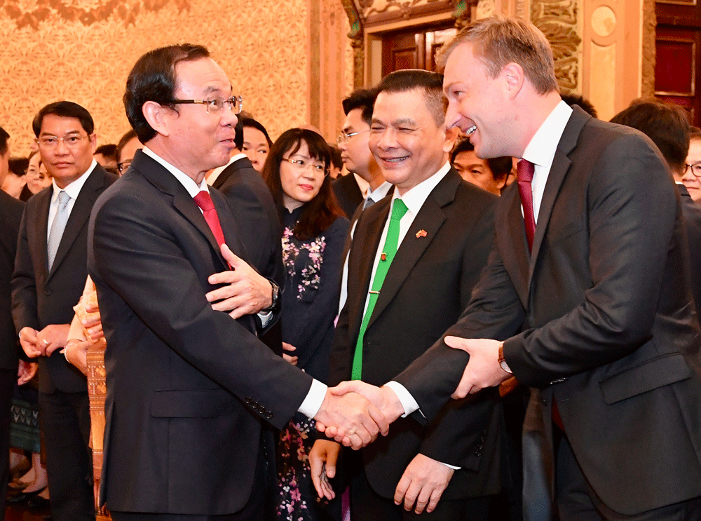 HCMC pledges to ensure healthy investment environment ảnh 3