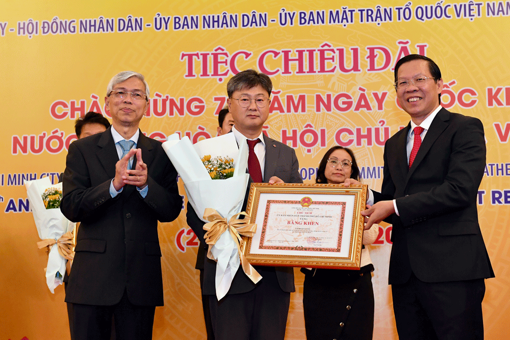 HCMC pledges to ensure healthy investment environment ảnh 4