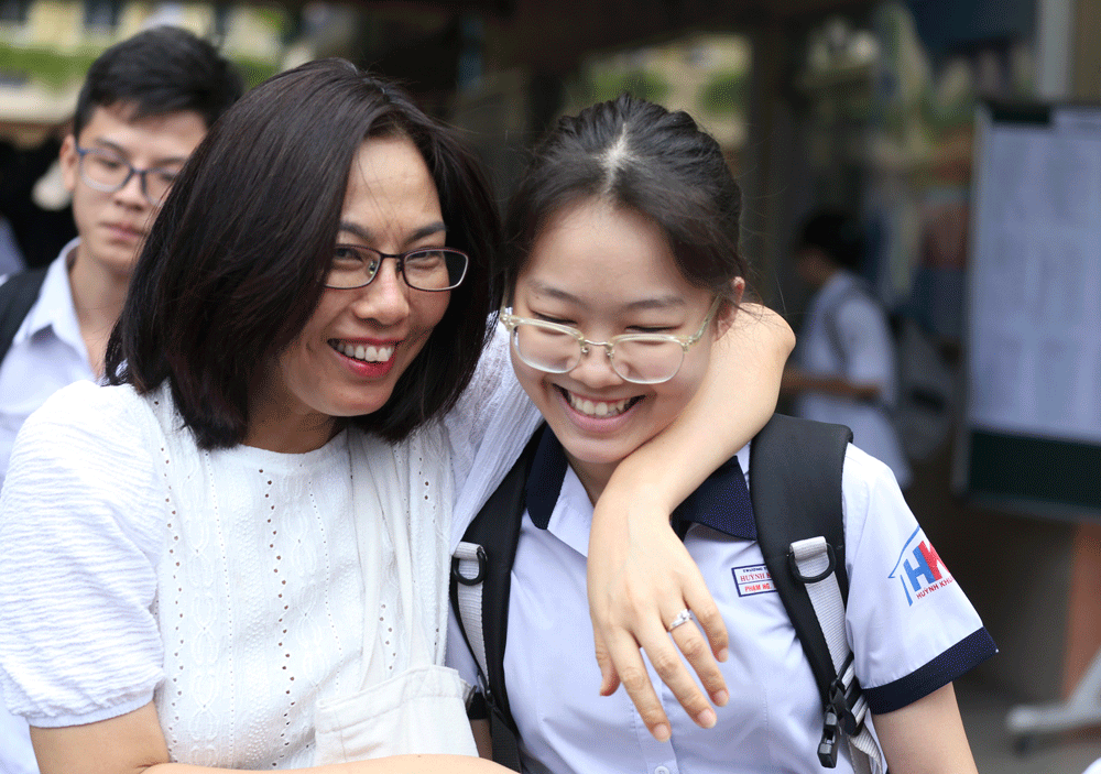 TPHCM: Thí sinh phấn khởi với đề thi môn Ngữ văn về thông điệp “tình yêu thương“ ảnh 4