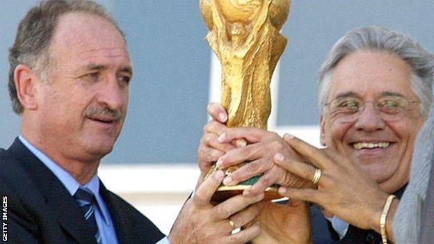 HLV Scolari vô địch World Cup 2002 cùng tuyển Brazil