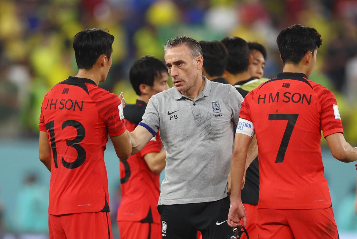 Paulo Bento cùng tuyển Hàn Quốc dừng bước tại vòng 16 đội World Cup 2022
