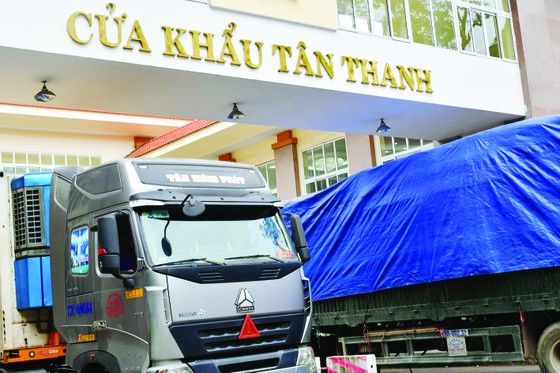 Import-export activities at Tan Thanh Border Gate in Lang Son Province. (Photo: SGGP) Import-export activities at Tan Thanh Border Gate in Lang Son Province. (Photo: SGGP)