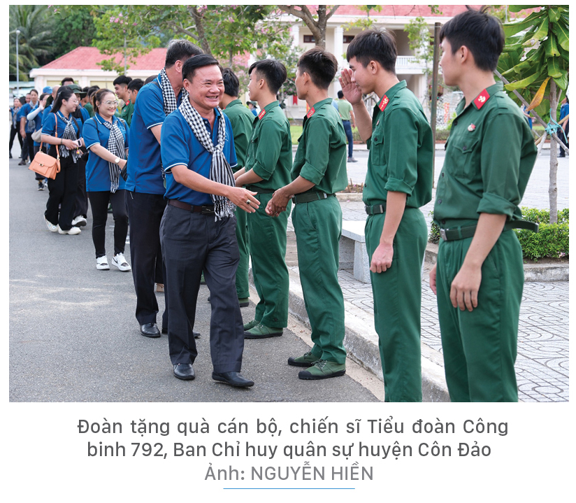 Linh thiêng đất anh hùng - nối tiếp niềm tự hào ảnh 21