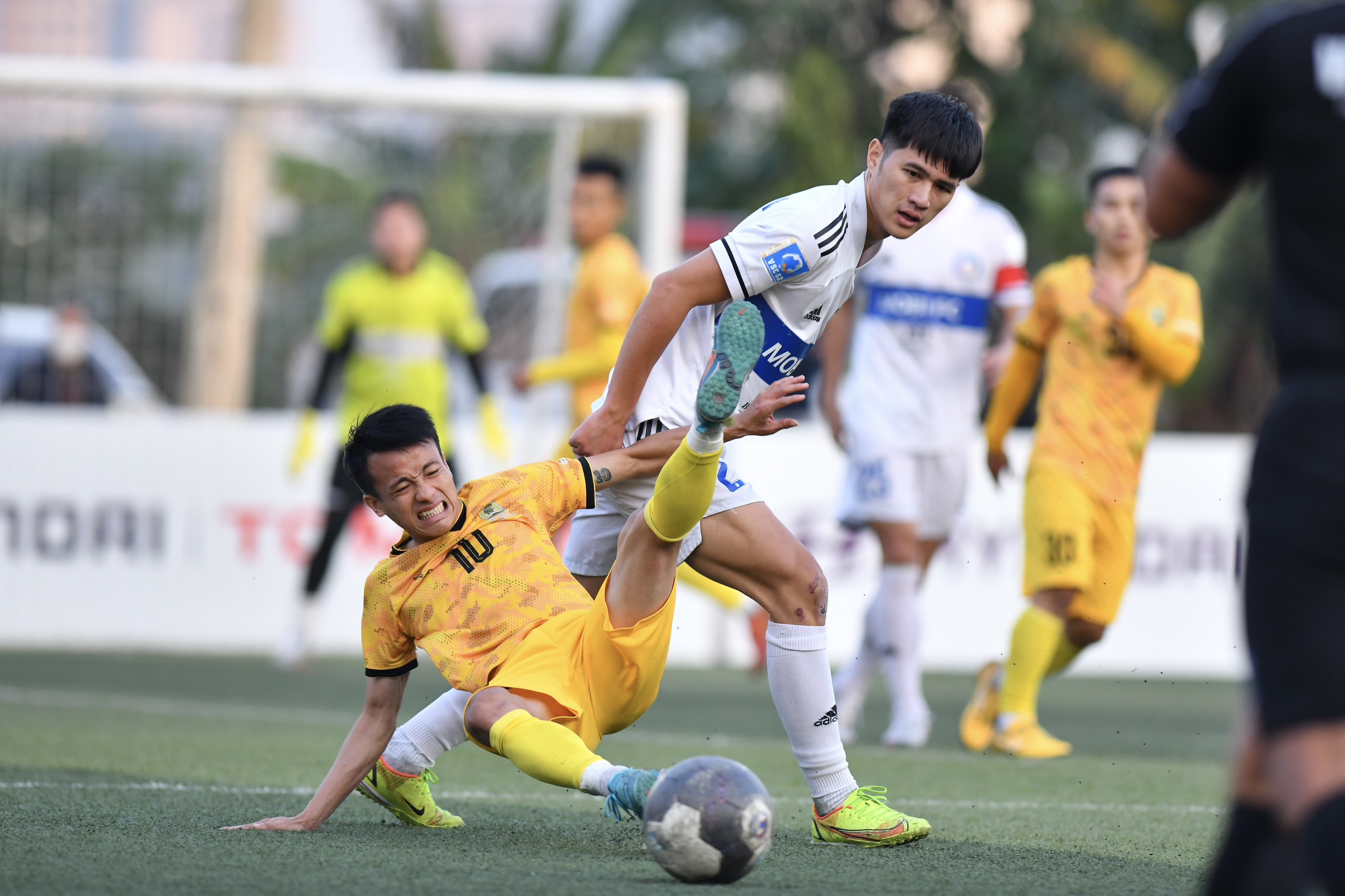 Trận chung kết giữa Mobi FC và XSKT Đắk Lắk diễn ra vô cùng hấp dẫn