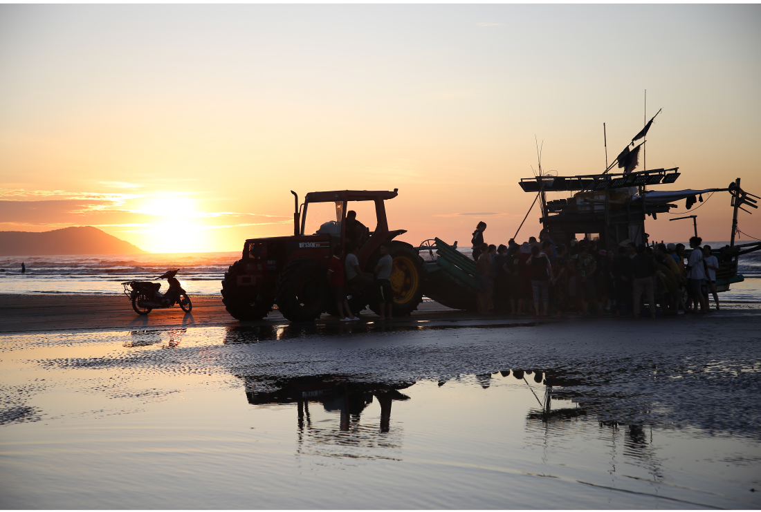 Bình minh làng biển ảnh 7