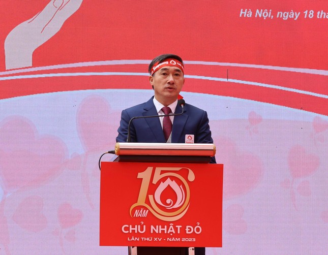 Thứ trưởng Bộ Y tế Trần Văn Thuấn kêu gọi mọi người khỏe mạnh hãy hiến máu tình nguyện