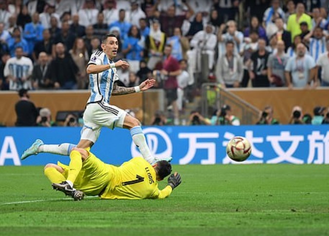 Di Maria nhân đôi cách biệt cho Argentina Di Maria nhân đôi cách biệt cho Argentina