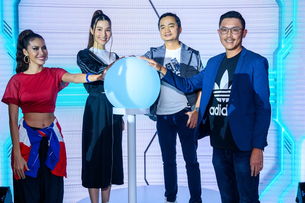 Bùi Tiến Dũng và Nguyễn Tiến Linh xuất hiện tại buổi khai trương Sport Performance của adidas ảnh 1 Bùi Tiến Dũng và Nguyễn Tiến Linh xuất hiện tại buổi khai trương Sport Performance của adidas ảnh 1