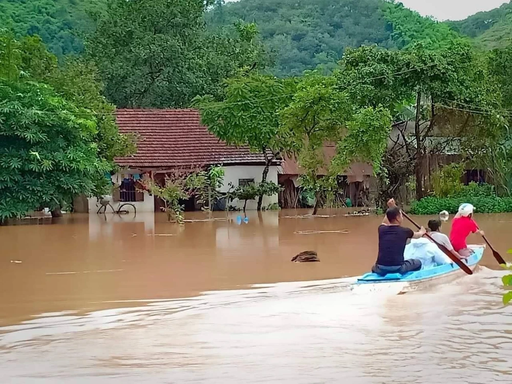 Dẹp dọn lại sau cơn lũ, một thanh niên bị điện giật chết ảnh 1 Dẹp dọn lại sau cơn lũ, một thanh niên bị điện giật chết ảnh 1