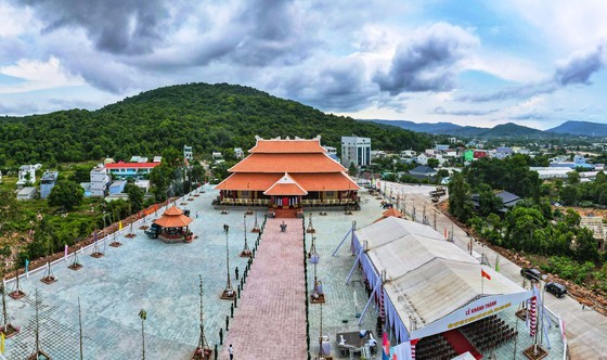 Kien Giang holds groundbreaking ceremony of President Ho Chi Minh’s statue ảnh 2 Kien Giang holds groundbreaking ceremony of President Ho Chi Minh’s statue ảnh 2