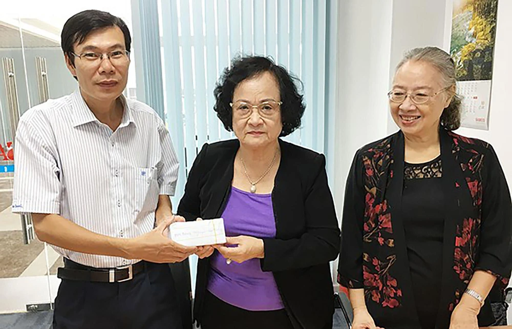Học bổng Nguyễn Văn Hưởng lần thứ 21: Tỏa sáng giá trị nhân văn ảnh 1 Học bổng Nguyễn Văn Hưởng lần thứ 21: Tỏa sáng giá trị nhân văn ảnh 1
