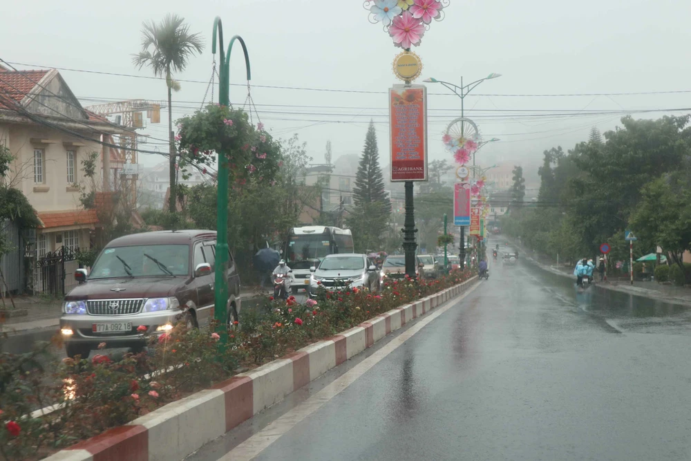Du khách đổ về Nha Trang, đội mưa đi chơi ở Đà Lạt trong ngày đầu nghỉ lễ ảnh 11 Du khách đổ về Nha Trang, đội mưa đi chơi ở Đà Lạt trong ngày đầu nghỉ lễ ảnh 11