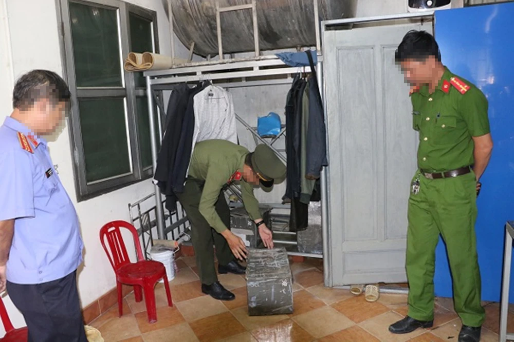 Khởi tố bị can tổ chức, môi giới người khác trốn đi nước ngoài trái phép ảnh 1 Khởi tố bị can tổ chức, môi giới người khác trốn đi nước ngoài trái phép ảnh 1