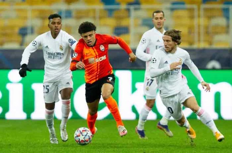 Thêm Liverpool, Porto giành vé vào vòng 1/8 ảnh 1 Thêm Liverpool, Porto giành vé vào vòng 1/8 ảnh 1