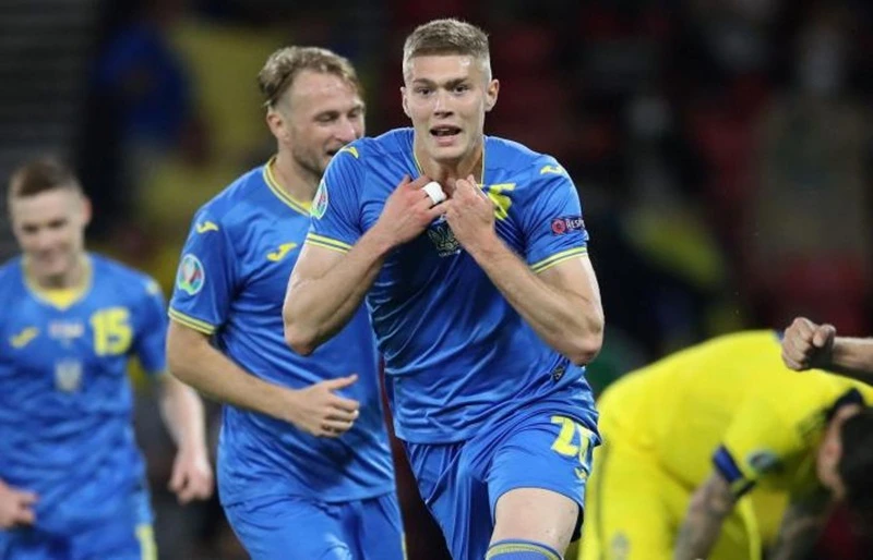 Thụy Điển - Ukraine 1-2 (hiệp phụ): Sao Man.City tỏa sáng, Ukraine lần đầu vào tứ kết ảnh 2 Thụy Điển - Ukraine 1-2 (hiệp phụ): Sao Man.City tỏa sáng, Ukraine lần đầu vào tứ kết ảnh 2