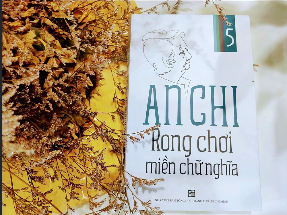 Rong chơi miền chữ nghĩa