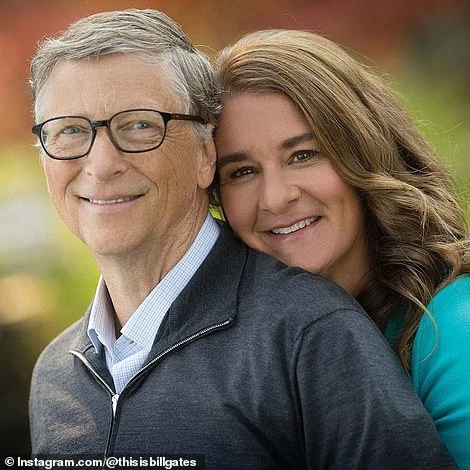 Khoảnh khắc hạnh phúc của tỷ phú Bill Gates và vợ. Chú thích ảnh