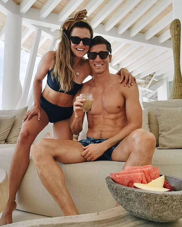 Lewandowski và bí mật chế độ ăn kiêng: Cá ngừ, bánh gạo và quả bơ ảnh 3 Lewandowski và bí mật chế độ ăn kiêng: Cá ngừ, bánh gạo và quả bơ ảnh 3