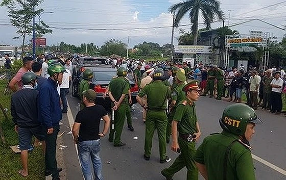 Vụ giang hồ vây chặn xe công an ở Đồng Nai: Triệu tập vợ Đại tá Huỳnh Tiến Mạnh ảnh 1 Vụ giang hồ vây chặn xe công an ở Đồng Nai: Triệu tập vợ Đại tá Huỳnh Tiến Mạnh ảnh 1
