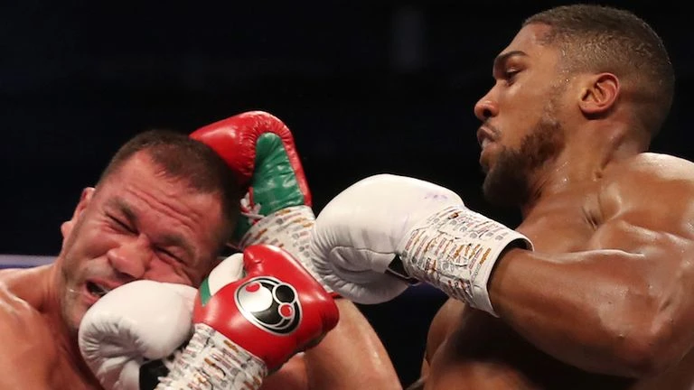 Anthony Joshua “cơ bắp” hạ KO “Rắn hổ mang” Kubrat Pulev: AJ sẽ sớm có trận “nhất thống giang hồ” với Fury ảnh 3 Anthony Joshua “cơ bắp” hạ KO “Rắn hổ mang” Kubrat Pulev: AJ sẽ sớm có trận “nhất thống giang hồ” với Fury ảnh 3