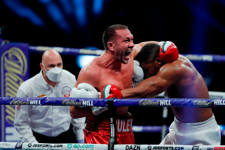 Anthony Joshua “cơ bắp” hạ KO “Rắn hổ mang” Kubrat Pulev: AJ sẽ sớm có trận “nhất thống giang hồ” với Fury ảnh 1 Anthony Joshua “cơ bắp” hạ KO “Rắn hổ mang” Kubrat Pulev: AJ sẽ sớm có trận “nhất thống giang hồ” với Fury ảnh 1