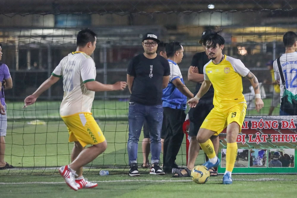 Làng bóng đá phủi - futsal Sài Gòn chung tay vì việc nghĩa ảnh 1 Làng bóng đá phủi - futsal Sài Gòn chung tay vì việc nghĩa ảnh 1