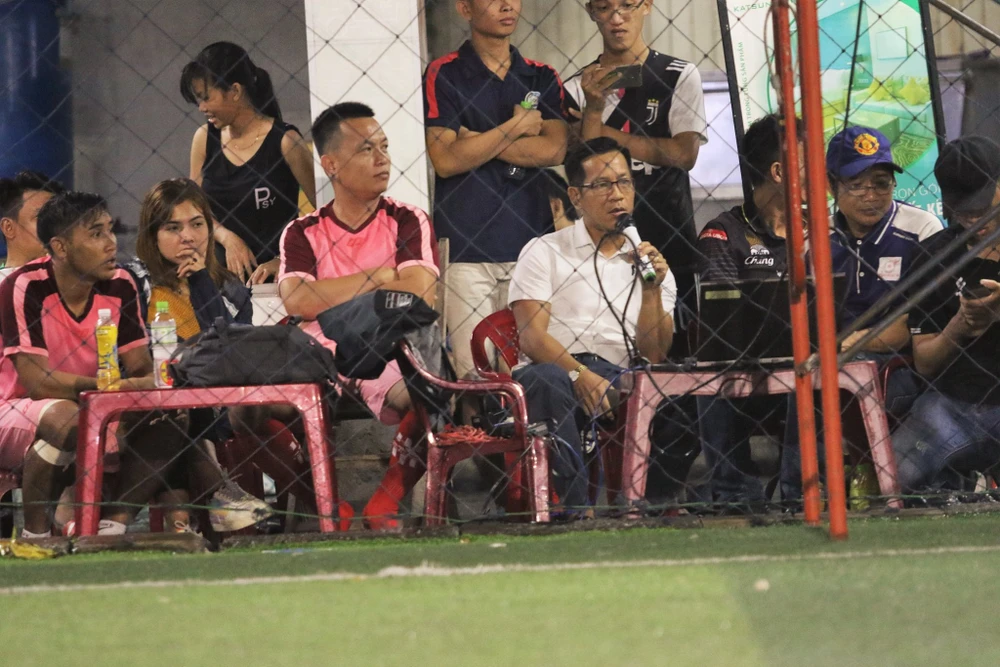 Làng bóng đá phủi - futsal Sài Gòn chung tay vì việc nghĩa ảnh 3 Làng bóng đá phủi - futsal Sài Gòn chung tay vì việc nghĩa ảnh 3