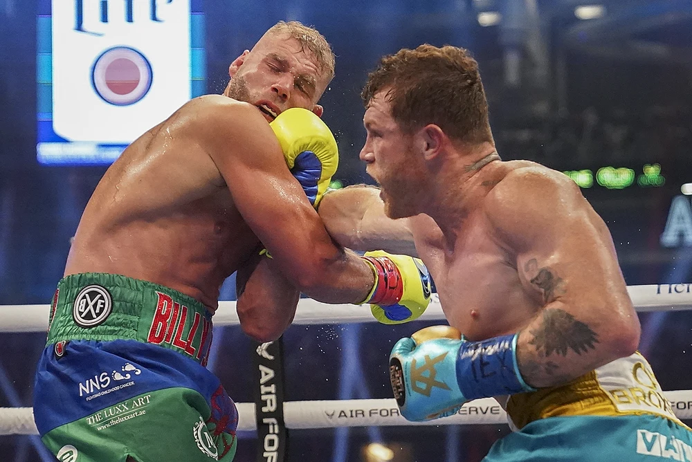 Canelo Alvarez: Đấm vỡ xương gò má Billy Joe Saunders, khiến đối thủ không thể ứng chiến sau hiệp 8 ảnh 4 Canelo Alvarez: Đấm vỡ xương gò má Billy Joe Saunders, khiến đối thủ không thể ứng chiến sau hiệp 8 ảnh 4