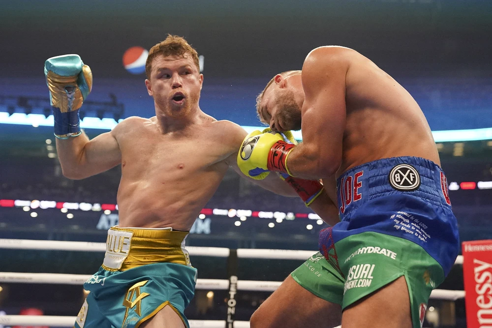Canelo Alvarez: Đấm vỡ xương gò má Billy Joe Saunders, khiến đối thủ không thể ứng chiến sau hiệp 8 ảnh 2 Canelo Alvarez: Đấm vỡ xương gò má Billy Joe Saunders, khiến đối thủ không thể ứng chiến sau hiệp 8 ảnh 2