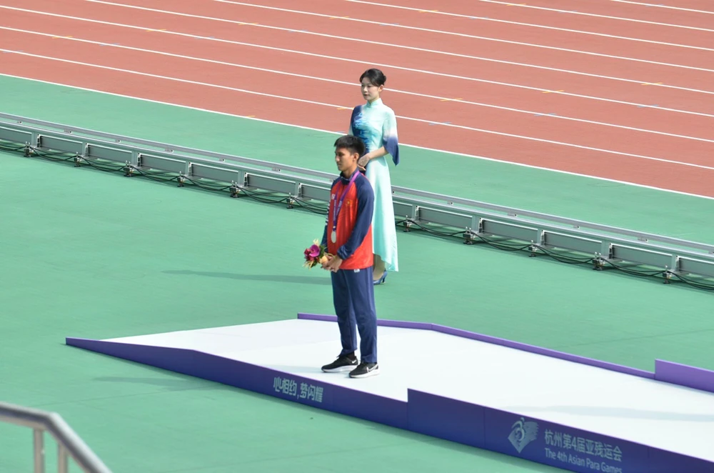 VĐV Khánh Minh giành được HCB trong ngày cuối của ASIAN Para Games 2023. Ảnh: THÁI DƯƠNG